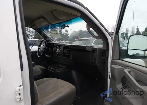 2016 GMC Savana 2500 1Wt z USA, uszkodzony, nr VIN 1GTW7AFF2G1276286